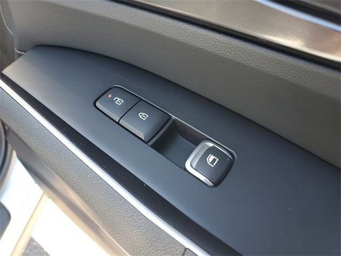 New 2026 Kia Sorento S image 11