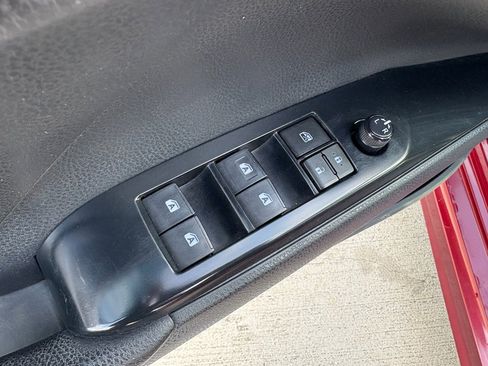 Used 2018 Toyota Camry SE image 11