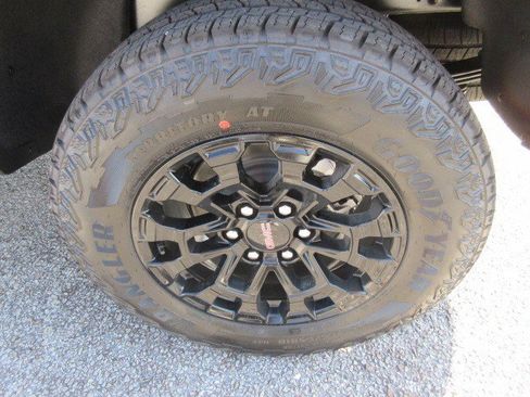 New 2026 GMC Canyon Elevation w/ Convenience Package RWD image 11