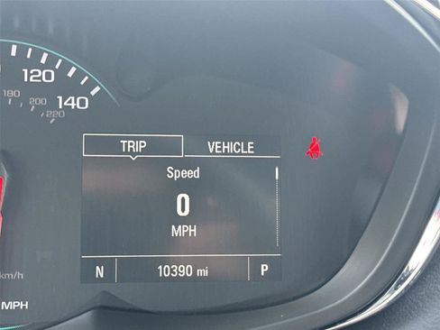 Used 2022 Chevrolet Trax LT w/ LT Convenience Package AWD/4WD image 29