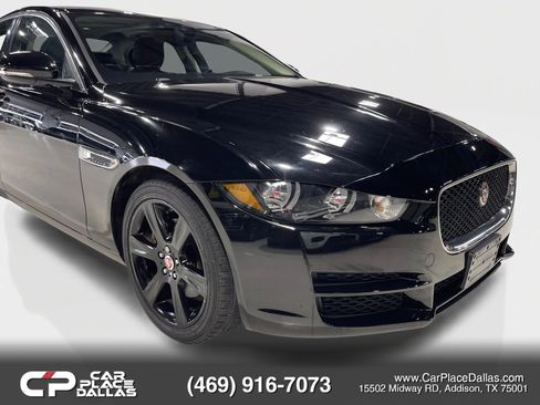 Used 2019 Jaguar XE Prestige RWD image 8