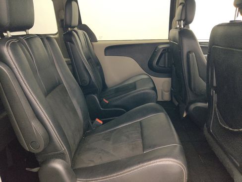 Used 2019 Dodge Grand Caravan SXT FWD image 21