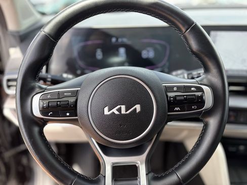 Certified 2025 Kia Sportage EX FWD image 31