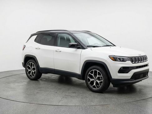 Used 2025 Jeep Compass Limited AWD/4WD image 1