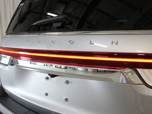 Certified 2024 Lincoln Navigator L Reserve AWD/4WD image 34