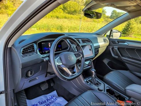 Used 2022 Volkswagen Tiguan SE image 9