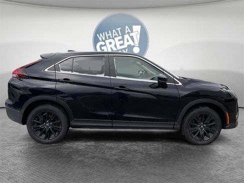 Used 2023 Mitsubishi Eclipse Cross LE image 2