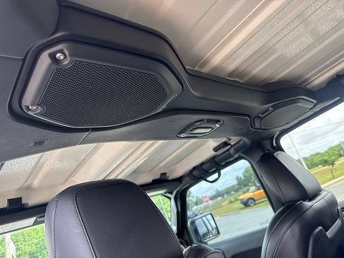 Used 2021 Jeep Wrangler Unlimited Rubicon AWD/4WD image 12