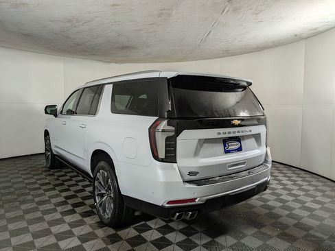 New 2026 Chevrolet Suburban High Country image 4