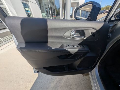 New 2026 Chrysler Pacifica Select w/ S Appearance Package image 39