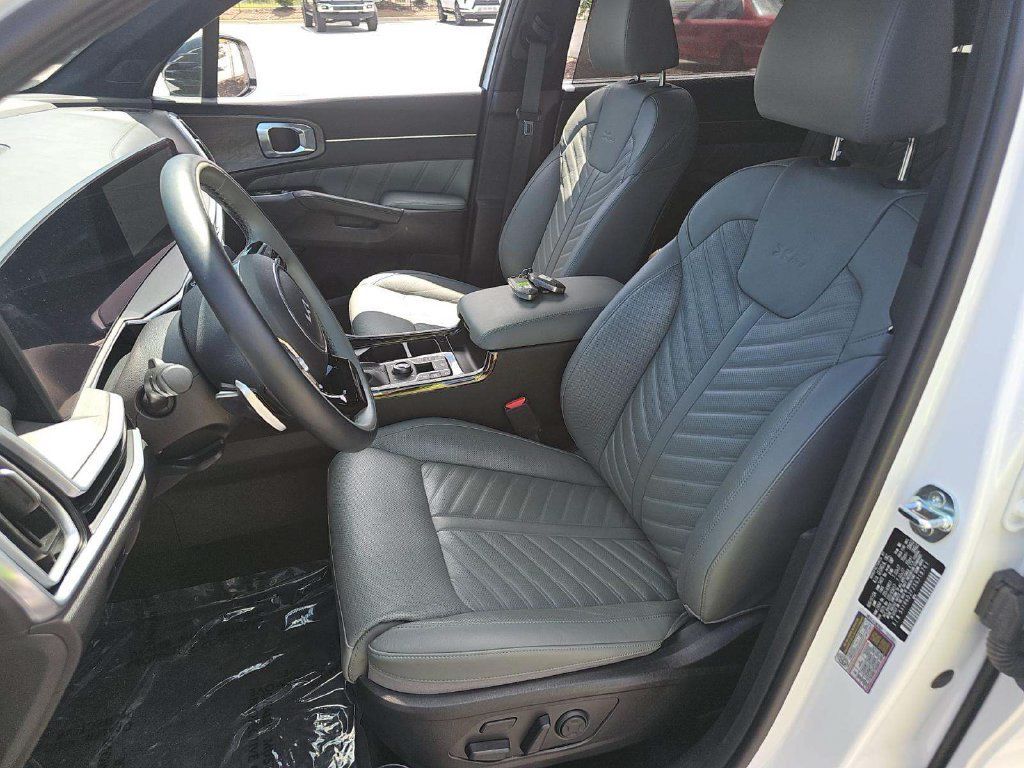 Used 2025 Kia Sorento SX Prestige w/ Sage Leather Package AWD/4WD image 29