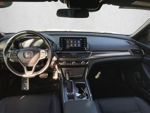 Used 2019 Honda Accord Sport image 9
