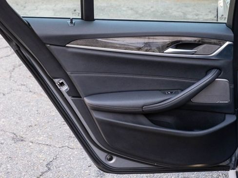 Used 2023 BMW 530i xDrive w/ M Sport Package image 31