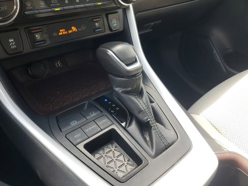 Used 2024 Toyota RAV4 Limited w/ Weather Package image 31