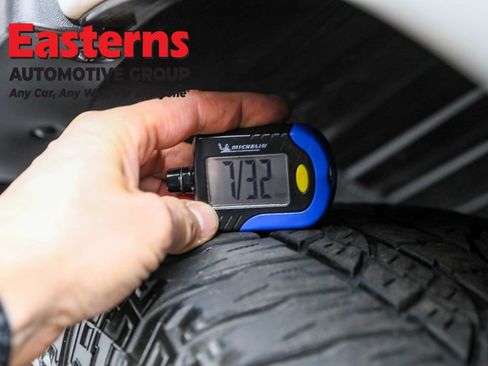 Used 2020 Nissan Titan SV w/ SV Convenience Package image 30