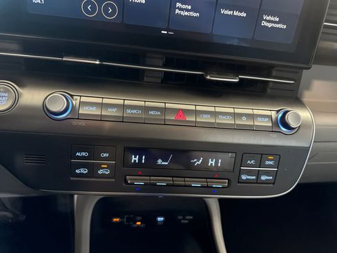 Used 2025 Hyundai Kona SEL FWD image 27