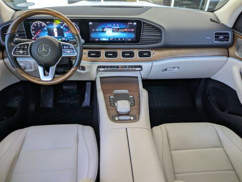 Used 2022 Mercedes-Benz GLS 450 4MATIC image 16