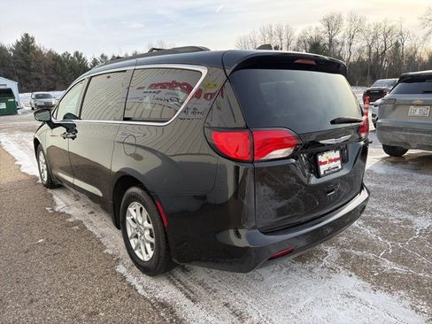 Used 2020 Chrysler Voyager Lxi image 7