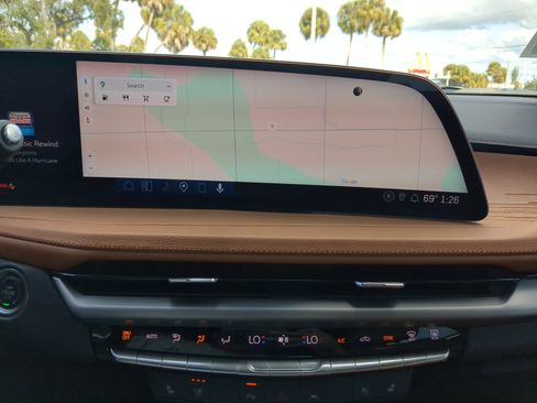 Certified 2025 Cadillac XT4 Premium Luxury w/ Technology Package image 21