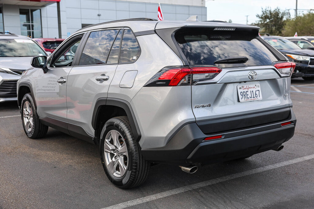 Certified 2025 Toyota RAV4 XLE FWD image 23