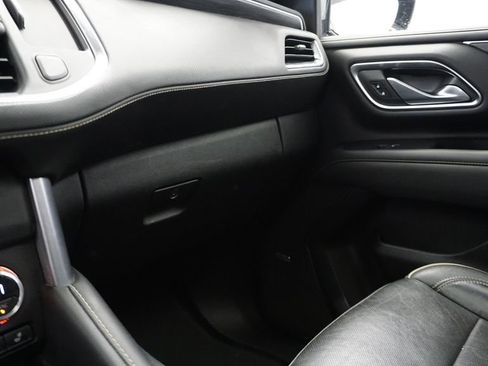 Used 2021 GMC Yukon XL SLT w/ SLT Premium Package image 40