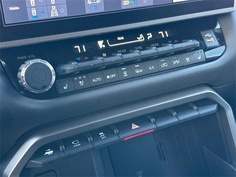 Used 2026 Toyota Sequoia Platinum image 27