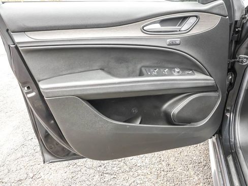 Used 2023 Alfa Romeo Stelvio Ti image 27