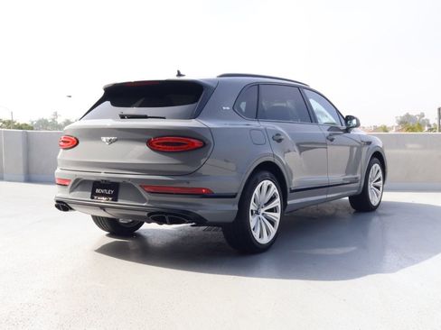 Used 2023 Bentley Bentayga Extended Wheelbase image 12