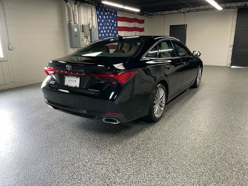 Used 2019 Toyota Avalon Limited w/ Advanced Safety Package FWD image 7
