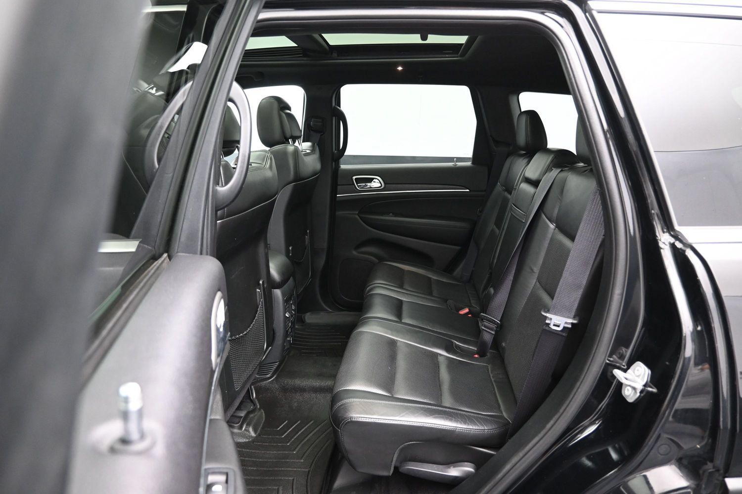 Used 2018 Jeep Grand Cherokee Limited w/ Luxury Group II RWD image 11