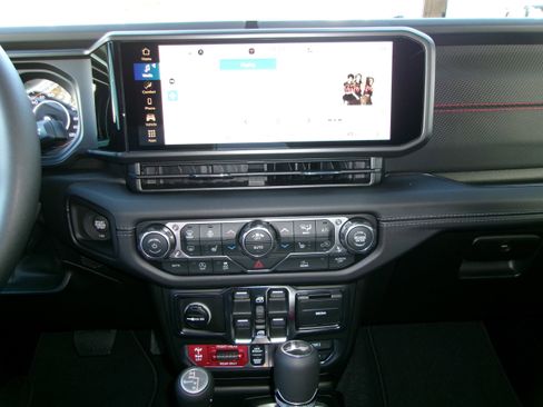 New 2026 Jeep Wrangler Unlimited Rubicon image 15