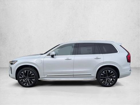 Certified 2025 Volvo XC90 T8 Plus w/ Protection Package Premier image 7