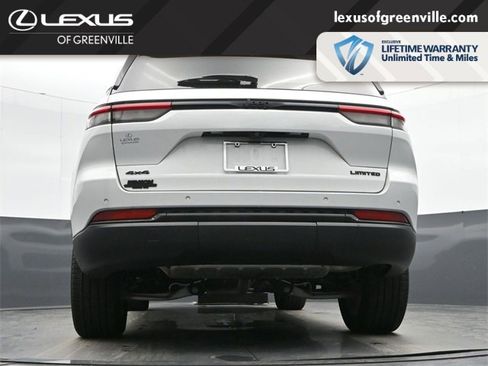 Used 2024 Jeep Grand Cherokee Limited w/ Luxury Tech Group II image 40