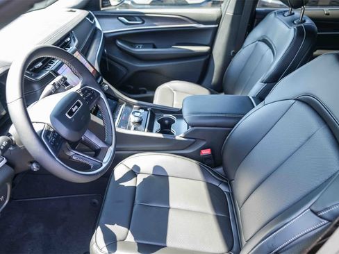 New 2025 Jeep Grand Cherokee L Limited w/ Luxury Tech Group II image 18