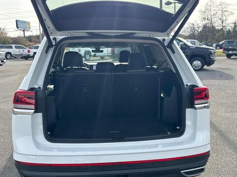 Used 2025 Volkswagen Atlas SE image 13