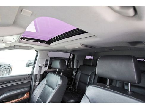 Used 2017 Chevrolet Tahoe Premier RWD image 28