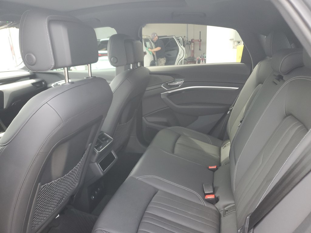 Certified 2023 Audi e-tron Premium Plus w/ Premium Plus Package AWD/4WD image 18