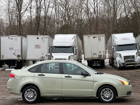 Used 2010 Ford Focus SE image 7