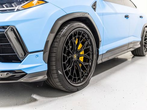 Used 2023 Lamborghini Urus Performante AWD/4WD image 13