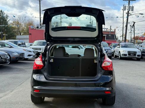 Used 2013 Ford Focus SE FWD image 9