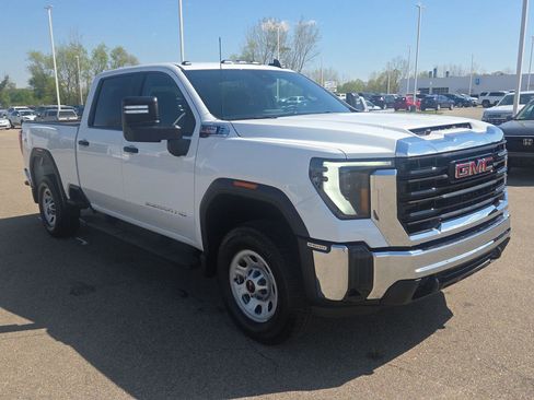Used 2024 GMC Sierra 2500 Pro AWD/4WD image 8
