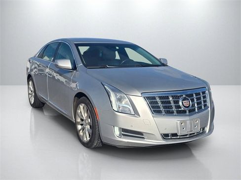 Used 2015 Cadillac XTS Luxury w/ Driver Awareness Package image 3