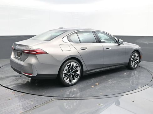 Certified 2025 BMW 530i 530i w/ Premium Package image 7