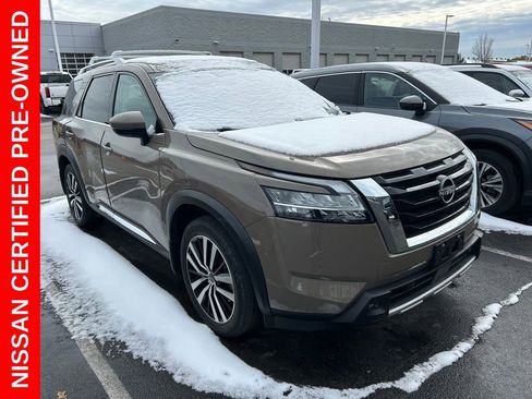 Certified 2023 Nissan Pathfinder Platinum image 1