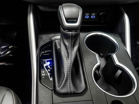 Used 2022 Toyota Highlander XLE image 19