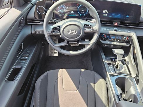 New 2025 Hyundai Elantra SEL FWD image 7