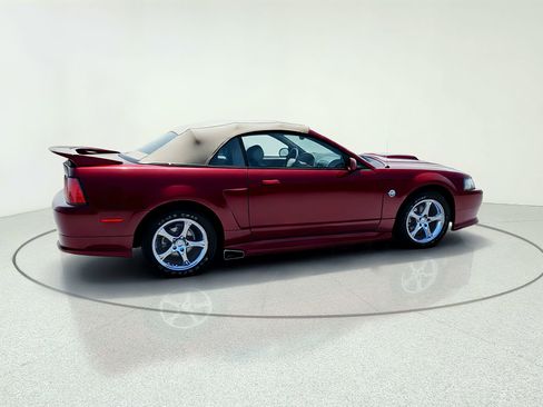 Used 2004 Ford Mustang GT RWD image 8