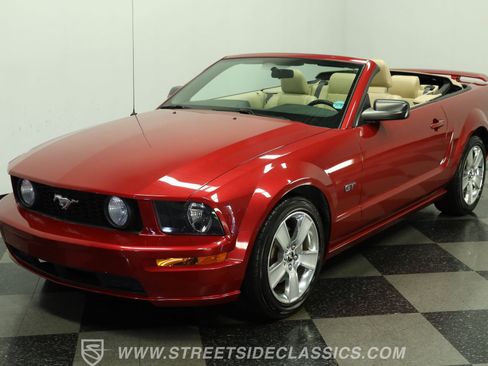Used 2006 Ford Mustang GT RWD image 18