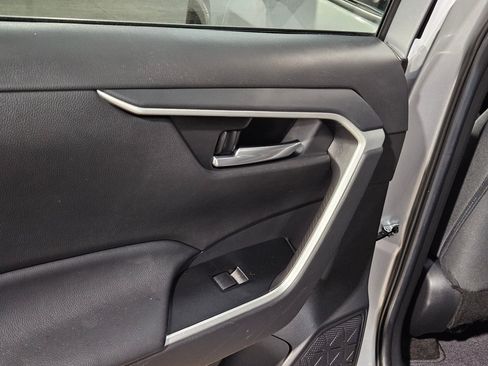 Used 2020 Toyota RAV4 XLE w/ Convenience Package image 35