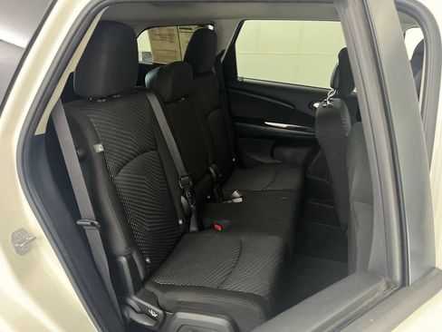 Used 2016 Dodge Journey SE w/ Flexible Seating Group FWD image 20